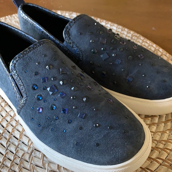 donald pliner tennis shoes